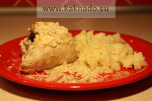 курица, запеченая в сметанно-чесночном соусе без соли