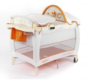 какую кровать выбрать для новорожденного
