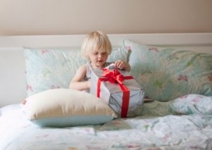 как спрятать ребенку подарок на день рождения