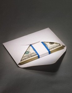 платили ли вы воспитетелю деньги в конверте