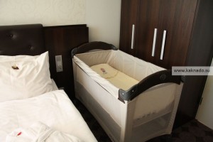 отель амбассадор калуга отзывы, где остановиться с ребенком в калуге, детская кроватка в номере